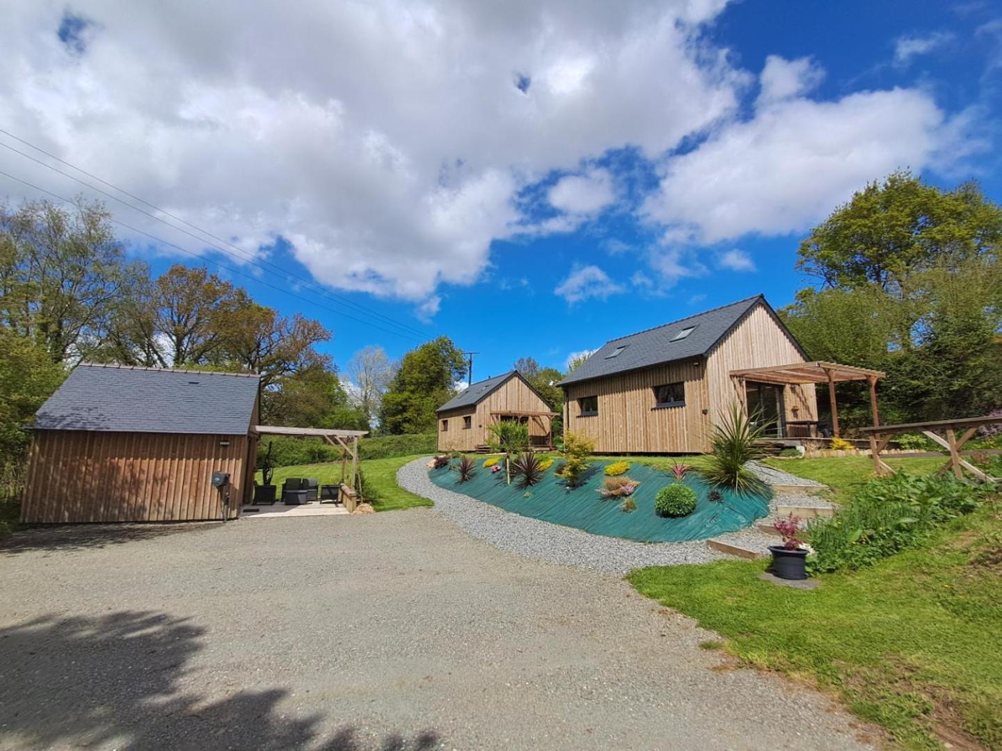 Chalets De Pont Cob Avec Spa Gouezec Exterior photo